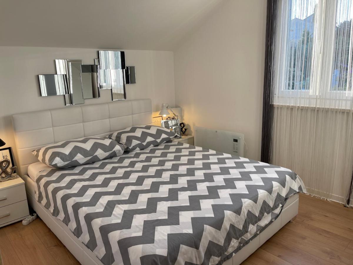 Apartment New Chic Supetar Exterior foto
