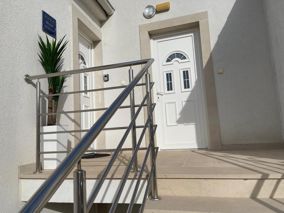 Apartment New Chic Supetar Exterior foto